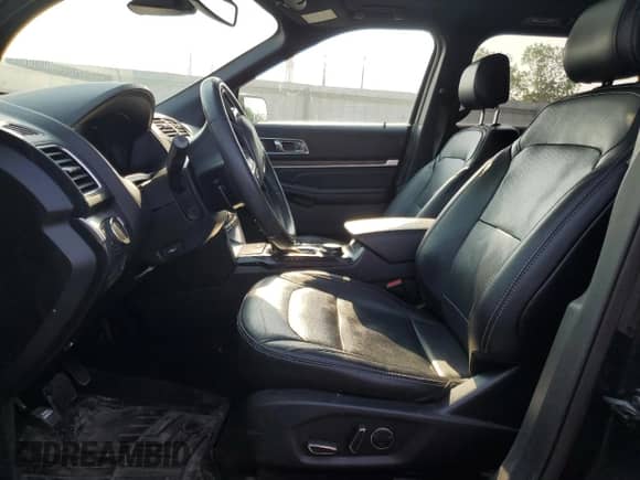 2017 Ford Explorer Limited z VIN 1FM5K8F83HGC27631, wystawiony jako Copart lot #59594245 z przebiegiem 110 064 mil mil oraz Czysty tytuł • Clean title. Historia ofert i sprzedaży dostępna na DreamBid. Obrazek 7.