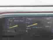 1998 GMC Sierra 1500 z VIN 1GTEC14MXWZ522039, wystawiony jako IAAI lot #43395172 z przebiegiem 334 159 mil mil oraz . Historia ofert i sprzedaży dostępna na DreamBid. Obrazek 15.