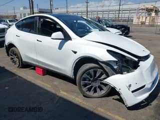 2021 Tesla Model Y Long Range с VIN 5YJYGAEEXMF158832, выставлен на аукционе IAAI как лот 43200426 с пробегом 73 278 миль миль и . История ставок и продаж доступна на DreamBid. Изображение 1.