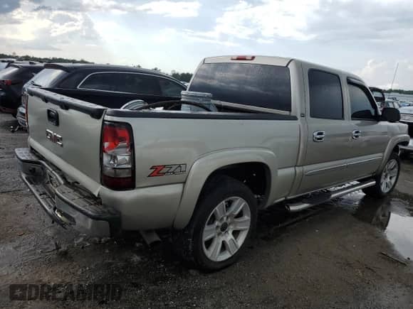 2004 GMC Sierra 1500 SLT with VIN 2GTEK13T341410992, listed as a Copart auction lot 66510014 with Not provided miles and Salvage title. Bid and sale history available at DreamBid. Image 3.