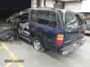 2002 Chevrolet Suburban LT с VIN 3GNEC16Z72G330118, выставлен на аукционе IAAI как лот 42653212 с пробегом 121 130 миль миль и . История ставок и продаж доступна на DreamBid. Изображение 3.