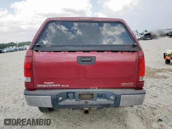 2007 GMC Sierra 1500 SLE1 with VIN 2GTEC19C371598566, listed as a Copart auction lot 69063365 with 330,176 mi miles and Salvage title. Bid and sale history available at DreamBid. Image 6.