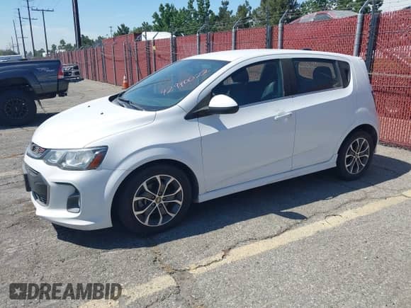 2017 Chevrolet Sonic LT с VIN 1G1JD6SG0H4126989, выставлен на аукционе IAAI как лот 42940022 с пробегом 149 369 миль миль и . История ставок и продаж доступна на DreamBid. Изображение 2.