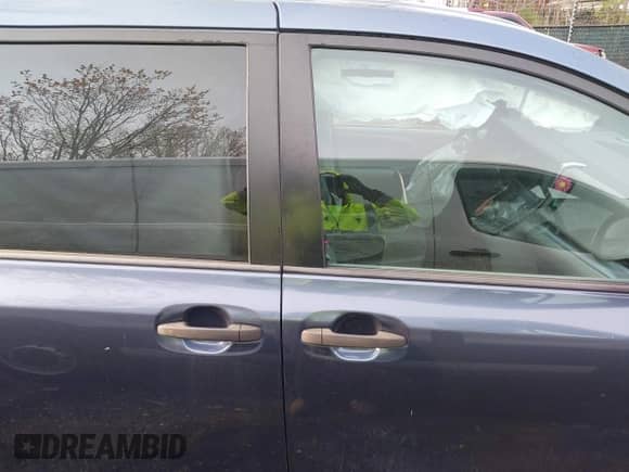 2017 Toyota Sienna L with VIN 5TDZZ3DC3HS837529, listed as a IAAI auction lot 41924710 with 144,675 mi miles and . Bid and sale history available at DreamBid. Image 12.