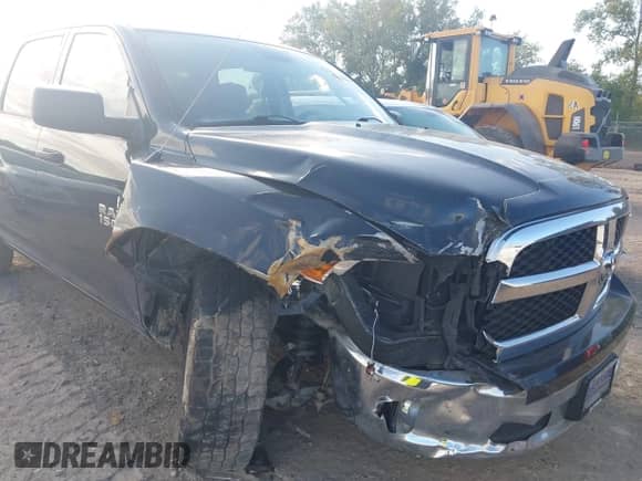 2019 Ram 1500 Express z VIN 1C6RR7KT4KS587038, wystawiony jako IAAI lot #43164688 z przebiegiem 51 253 mil mil oraz . Historia ofert i sprzedaży dostępna na DreamBid. Obrazek 6.