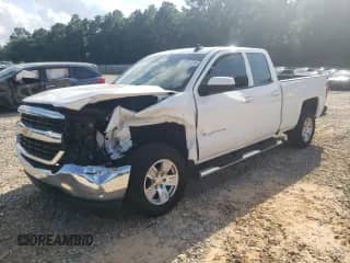 2019 Chevrolet Silverado 1500 LT z VIN 2GCRCPECXK1152613, wystawiony jako Copart lot #71551295 z przebiegiem 137 173 mil mil oraz Szkoda całkowita • Salvage title. Historia ofert i sprzedaży dostępna na DreamBid. Obrazek 1.