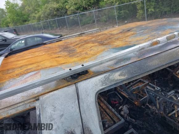1996 Chevrolet Tahoe with VIN 1GNEK13R5TJ397114, listed as a IAAI auction lot 42254636 with Not provided miles and . Bid and sale history available at DreamBid. Image 15.