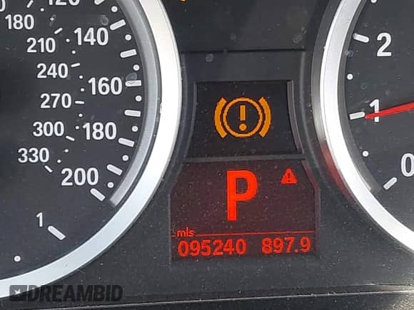 2011 BMW M3 с VIN WBSKG9C55BE645385, выставлен на аукционе IAAI как лот 43131391 с пробегом 95 240 миль миль и . История ставок и продаж доступна на DreamBid. Изображение 16.