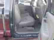 2005 Chevrolet Silverado 1500 LS z VIN 2GCEC13T751334286, wystawiony jako IAAI lot #41183917 z przebiegiem 229 192 mil mil oraz . Historia ofert i sprzedaży dostępna na DreamBid. Obrazek 8.