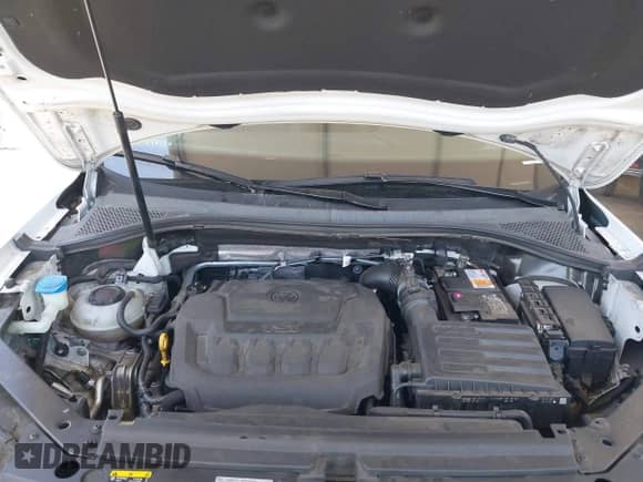 2019 Volkswagen Tiguan S с VIN 3VV1B7AX2KM176326, выставлен на аукционе IAAI как лот 42255775 с пробегом 72 996 миль миль и . История ставок и продаж доступна на DreamBid. Изображение 10.