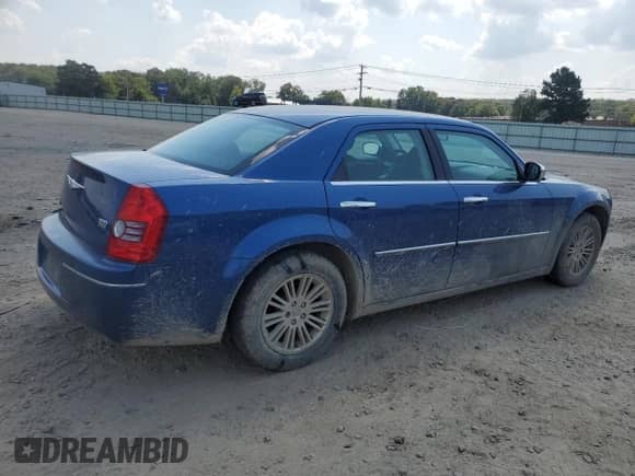 2010 Chrysler 300 Touring с VIN 2C3CA4CD1AH106068, выставлен на аукционе Copart как лот 69365095 с пробегом 116 653 миль миль и Списание • Salvage title. История ставок и продаж доступна на DreamBid. Изображение 3.