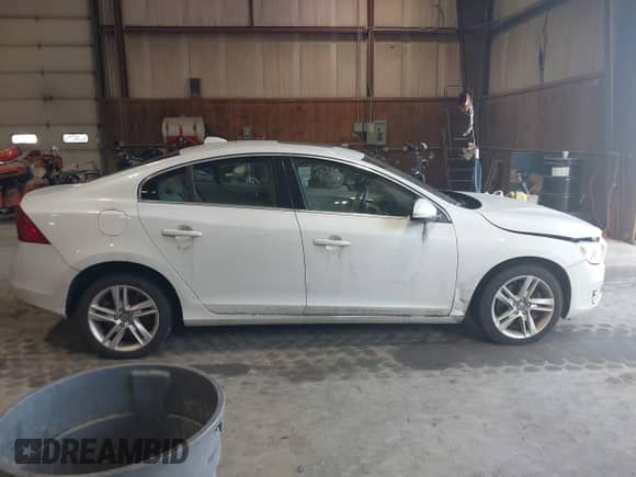 2015 Volvo S60 T5 Premier с VIN YV1612TKXF1348479, выставлен на аукционе IAAI как лот 42555934 с пробегом 138 062 миль миль и . История ставок и продаж доступна на DreamBid. Изображение 13.