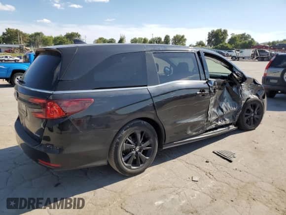 2024 Honda Odyssey Sport z VIN 5FNRL6H7XRB060630, wystawiony jako Copart lot #70953185 z przebiegiem Nie podano mil oraz Szkoda całkowita • Salvage title. Historia ofert i sprzedaży dostępna na DreamBid. Obrazek 3.