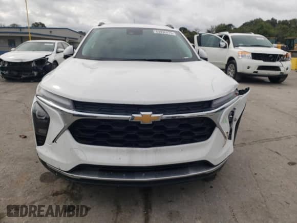 2024 Chevrolet Trax LT с VIN KL77LHE2XRC215585, выставлен на аукционе Copart как лот 83996075 с пробегом 47 514 миль миль и Списание • Salvage title. История ставок и продаж доступна на DreamBid. Изображение 5.