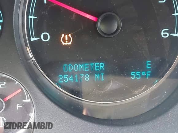 2010 Chevrolet Tahoe LT с VIN 1GNUKBE09AR230611, выставлен на аукционе IAAI как лот 43028276 с пробегом 254 178 миль миль и . История ставок и продаж доступна на DreamBid. Изображение 15.