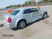 2007 Chrysler 300 Limited с VIN 2C3KA53G27H613386, выставлен на аукционе IAAI как лот 42734939 с пробегом 179 003 миль миль и . История ставок и продаж доступна на DreamBid. Изображение 4.