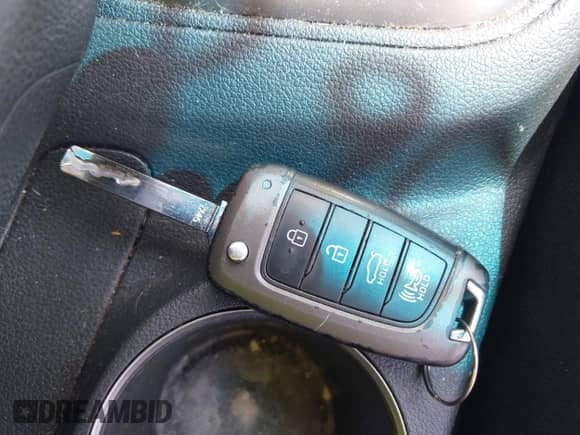 2018 Hyundai Accent SE с VIN 3KPC24A3XJE011555, выставлен на аукционе IAAI как лот 42633900 с пробегом 139 590 миль миль и . История ставок и продаж доступна на DreamBid. Изображение 11.