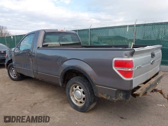 2010 Ford F-150 XL with VIN 1FTMF1C8XAKA97981, listed as a IAAI auction lot 41823694 with 123,028 mi miles and . Bid and sale history available at DreamBid. Image 3.