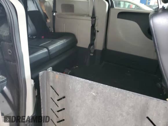 2018 Dodge Grand Caravan SXT with VIN 2C4RDGCGXJR208164, listed as a Copart auction lot 63676745 with 91,040 mi miles and Salvage title. Bid and sale history available at DreamBid. Image 11.