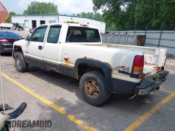 1999 Chevrolet Silverado 2500 LT z VIN 1GCGK29U0XE189563, wystawiony jako IAAI lot #42628626 z przebiegiem 204 749 mil mil oraz . Historia ofert i sprzedaży dostępna na DreamBid. Obrazek 3.