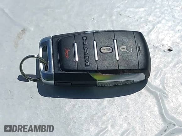 2020 Ram 1500 Big Horn z VIN 1C6RREFG7LN333762, wystawiony jako IAAI lot #42258907 z przebiegiem 51 558 mil mil oraz . Historia ofert i sprzedaży dostępna na DreamBid. Obrazek 11.