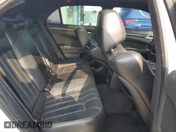 2016 Chrysler 300 S с VIN 2C3CCABG1GH190664, выставлен на аукционе Copart как лот 59777355 с пробегом 151 452 миль миль и Списание • Salvage title. История ставок и продаж доступна на DreamBid. Изображение 10.
