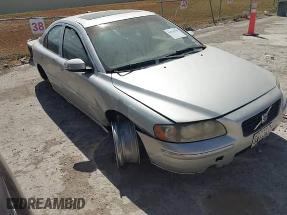 2007 Volvo S60 2.5L Turbo с VIN YV1RS592072616549, выставлен на аукционе IAAI как лот 43010198 с пробегом 242 583 миль миль и . История ставок и продаж доступна на DreamBid. Изображение 1.