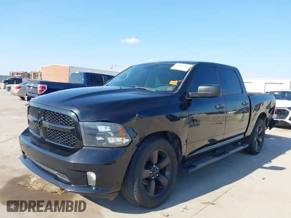 2017 Ram 1500 Express z VIN 1C6RR6KGXHS592007, wystawiony jako IAAI lot #43122061 z przebiegiem 62 696 mil mil oraz . Historia ofert i sprzedaży dostępna na DreamBid. Obrazek 19.