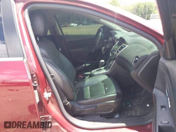 2015 Chevrolet Cruze Diesel z VIN 1G1P75SZ8F7201060, wystawiony jako IAAI lot #42753781 z przebiegiem 118 912 mil mil oraz . Historia ofert i sprzedaży dostępna na DreamBid. Obrazek 5.