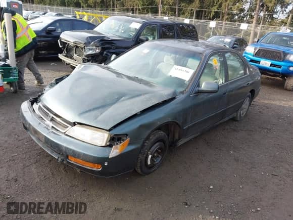 1997 Honda Accord Value с VIN 1HGCD5686VA189722, выставлен на аукционе IAAI как лот 41494380 с пробегом 205 514 миль миль и . История ставок и продаж доступна на DreamBid. Изображение 2.