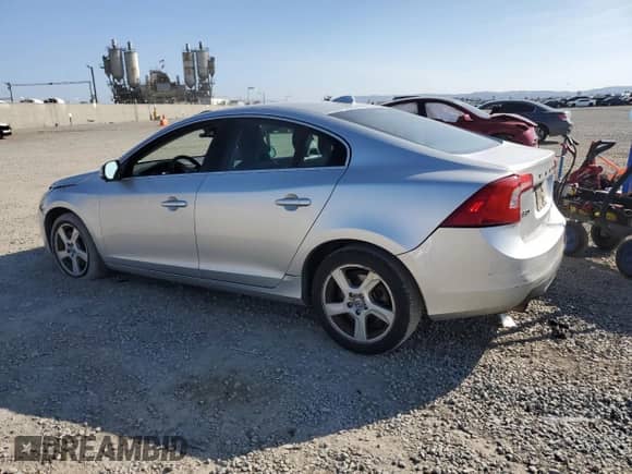 2012 Volvo S60 T5 с VIN YV1622FS1C2102533, выставлен на аукционе Copart как лот 84743595 с пробегом 124 756 миль миль и Списание • Salvage title. История ставок и продаж доступна на DreamBid. Изображение 2.