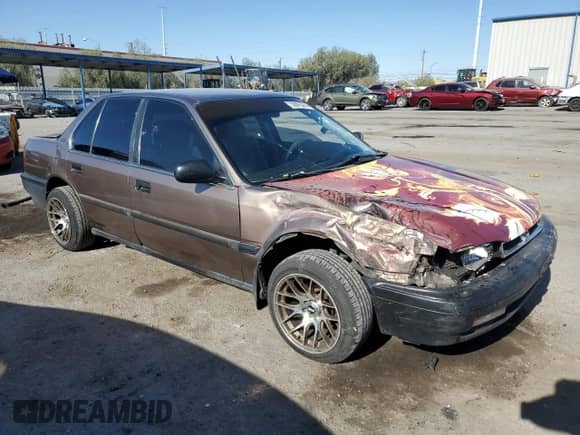 1990 Honda Accord с VIN JHMCB764XLC123557, выставлен на аукционе Copart как лот 54784785 с пробегом 183 333 миль миль и Списание • Salvage title. История ставок и продаж доступна на DreamBid. Изображение 4.