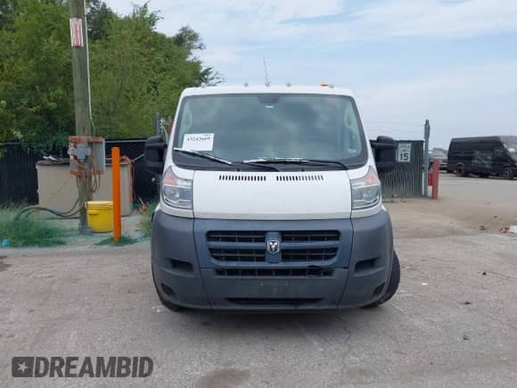 2018 Ram ProMaster Cargo z VIN 3C6TRVAG6JE132384, wystawiony jako IAAI lot #43243669 z przebiegiem 312 073 mil mil oraz . Historia ofert i sprzedaży dostępna na DreamBid. Obrazek 12.