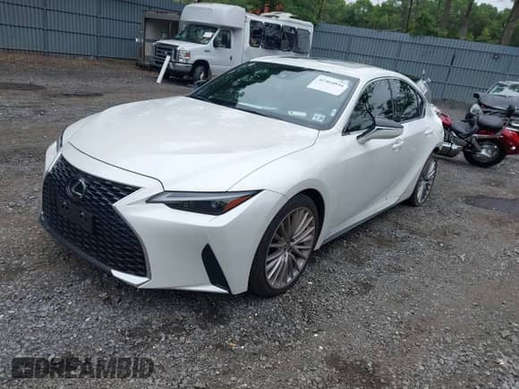 2023 Lexus IS 300 z VIN JTHD81F21P5050734, wystawiony jako IAAI lot #42464046 z przebiegiem 25 957 mil mil oraz . Historia ofert i sprzedaży dostępna na DreamBid. Obrazek 17.