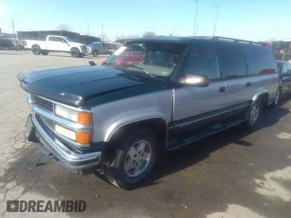 1995 Chevrolet Suburban с VIN 1GNFK16K3SJ439927, выставлен на аукционе IAAI как лот 32600934 с пробегом 201 633 миль миль и . История ставок и продаж доступна на DreamBid. Изображение 2.