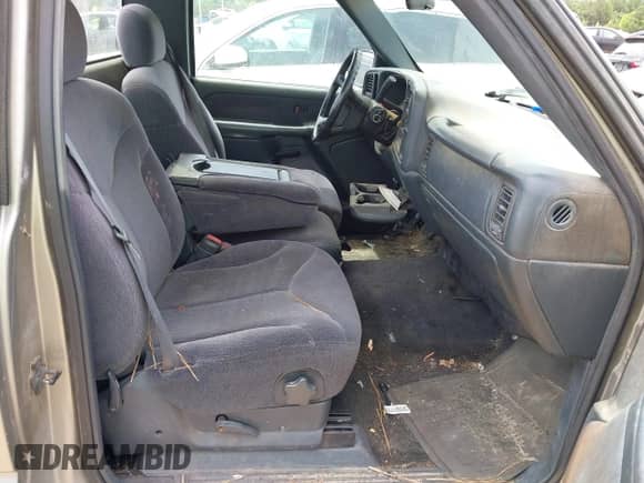 1999 GMC Sierra 1500 SL с VIN 1GTEC14V2XE521601, выставлен на аукционе IAAI как лот 42318338 с пробегом Не указан миль и . История ставок и продаж доступна на DreamBid. Изображение 5.