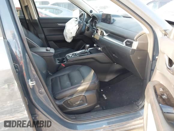2024 Mazda CX-5 S Preferred z VIN JM3KFBCL3R0532159, wystawiony jako IAAI lot #42769560 z przebiegiem 15 651 mil mil oraz . Historia ofert i sprzedaży dostępna na DreamBid. Obrazek 5.