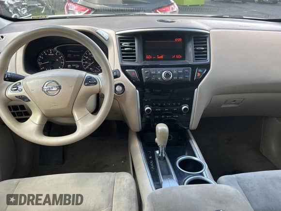 2014 Nissan Pathfinder S z VIN 5N1AR2MN4EC638359, wystawiony jako Copart lot #81309195 z przebiegiem 152 675 mil mil oraz Czysty tytuł • Clean title. Historia ofert i sprzedaży dostępna na DreamBid. Obrazek 9.