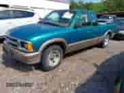 1996 Chevrolet S-10 LS z VIN 1GCCS1944T8125785, wystawiony jako IAAI lot #42453400 z przebiegiem Nie podano mil oraz . Historia ofert i sprzedaży dostępna na DreamBid. Obrazek 2.