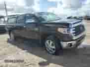2020 Toyota Tundra Platinum с VIN 5TFGY5F15LX270602, выставлен на аукционе Copart как лот 76875064 с пробегом 54 258 миль миль и Списание • Salvage title. История ставок и продаж доступна на DreamBid. Изображение 4.