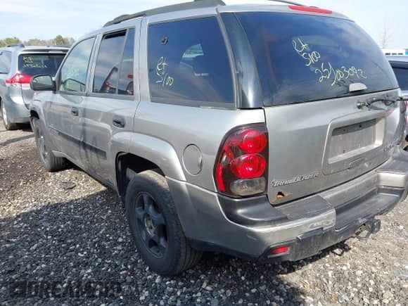 2002 Chevrolet TrailBlazer LS с VIN 1GNDS13S722144562, выставлен на аукционе IAAI как лот 41886571 с пробегом Не указан миль и . История ставок и продаж доступна на DreamBid. Изображение 3.