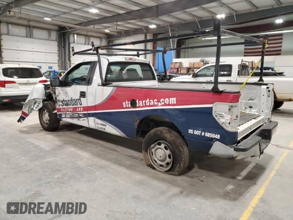 2014 Ford F-150 XL z VIN 1FTMF1CM3EKG20311, wystawiony jako Copart lot #85870285 z przebiegiem 191 004 mil mil oraz Szkoda całkowita • Salvage title. Historia ofert i sprzedaży dostępna na DreamBid. Obrazek 2.
