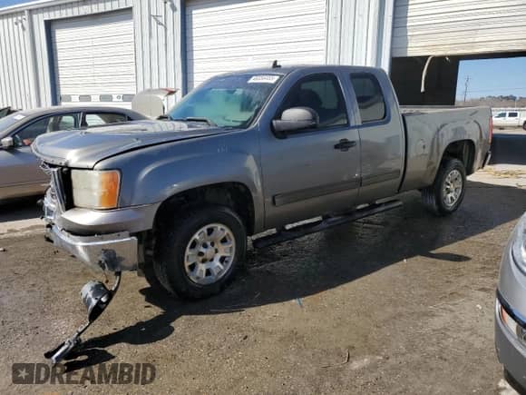 2008 GMC Sierra 1500 Work Truck with VIN 1GTEC19058Z231571, listed as a Copart auction lot 46856455 with 284,920 mi miles and Salvage title. Bid and sale history available at DreamBid. Image 1.