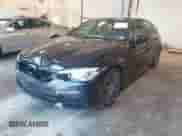 2019 BMW 5 Series 540i xDrive z VIN WBAJE7C51KWW17345, wystawiony jako IAAI lot #42535806 z przebiegiem 57 003 mil mil oraz . Historia ofert i sprzedaży dostępna na DreamBid. Obrazek 17.