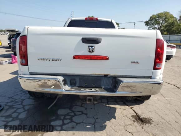 2005 Dodge 3500 SLT z VIN 3D7MR48C25G786700, wystawiony jako Copart lot #70139345 z przebiegiem 262 165 mil mil oraz Szkoda całkowita • Salvage title. Historia ofert i sprzedaży dostępna na DreamBid. Obrazek 6.