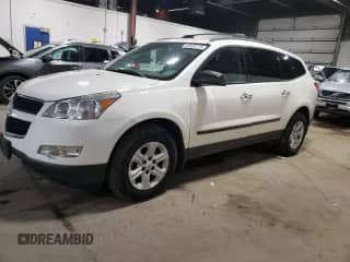 2012 Chevrolet Traverse LS z VIN 1GNKVFED5CJ182793, wystawiony jako Copart lot #82520115 z przebiegiem 149 446 mil mil oraz Szkoda całkowita • Salvage title. Historia ofert i sprzedaży dostępna na DreamBid. Obrazek 1.