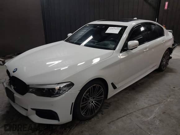 2019 BMW 5 Series 540i xDrive z VIN WBAJE7C55KWW19065, wystawiony jako IAAI lot #41835435 z przebiegiem 45 087 mil mil oraz . Historia ofert i sprzedaży dostępna na DreamBid. Obrazek 20.