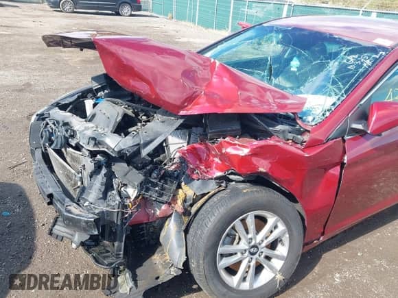 2016 Hyundai Sonata SE with VIN 5NPE24AF1GH407638, listed as a IAAI auction lot 43393480 with 166,194 mi miles and . Bid and sale history available at DreamBid. Image 6.