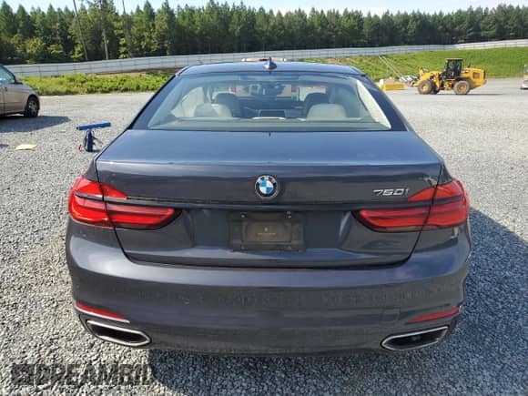 2016 BMW 7 Series 750i с VIN WBA7F0C55GGM20887, выставлен на аукционе Copart как лот 67411425 с пробегом Не указан миль и Списание • Salvage title. История ставок и продаж доступна на DreamBid. Изображение 6.