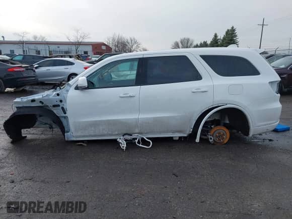2022 Dodge Durango GT Plus z VIN 1C4RDJDG0NC215571, wystawiony jako IAAI lot #41211078 z przebiegiem Nie podano mil oraz . Historia ofert i sprzedaży dostępna na DreamBid. Obrazek 14.